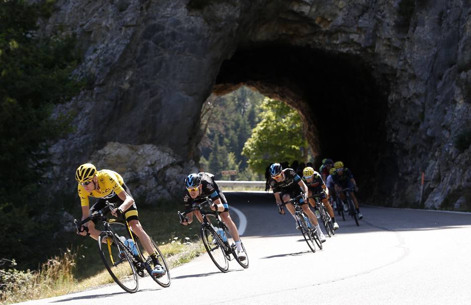 Nel gruppo degli inseguitori ci sono tutti i big: Froome, Nibali, Quintana, Contador e Van Garderen. Action Images